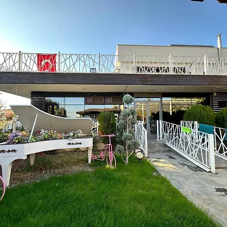 מלון Hidden Garden בורסה